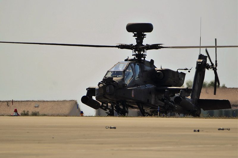 米陸軍のAH-64アパッチ。記事の価格の階段でいちばん上に来る機体